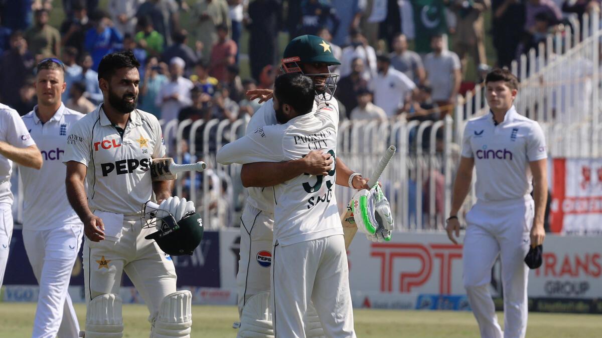 Pakistan thrashes England in third Test to win series 2-1